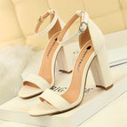 WHITE / 35