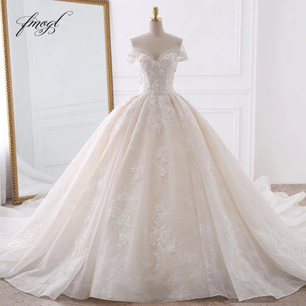 Customized Sexy Sweetheart Lace Ball Gown Wedding Dresses Applique Beaded Flowers Chapel Train Bride Gown Vestido De Noiva