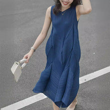 Miyake Super Elastic Loose Half-Sleeved Elegant T-Shirt Top for Women Summer Bubble Super Soft Pleated Right Shoulder Short-Sleeved T-Shirt for Women