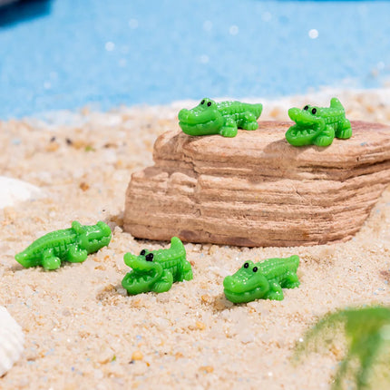10-100pcs Mini Green Crocodile Miniatures 2 Styles Tiny Resin Animals for Fairy Garden Landscape Home DIY Craft Decorations