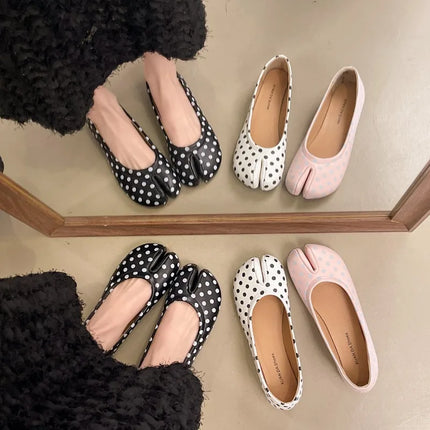 Spring Autumn Women Tabi Toe Ballet Flats Shoes Split Toe Design Slip on Non-Slip Soft Sole Casual Daily Walking Shoes