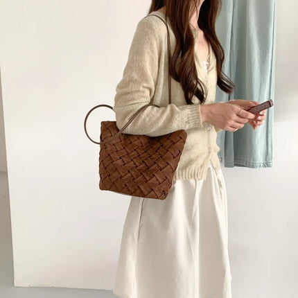 Vintage Hand Woven Checkered Shoulder Bag for Women Fashion New Korean Style Tote Bag Versatile Simple Bucket Bag