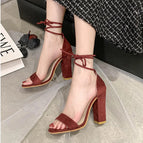 red lace up / 35