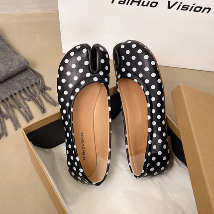 Spring Autumn Women Tabi Toe Ballet Flats Shoes Split Toe Design Slip on Non-Slip Soft Sole Casual Daily Walking Shoes