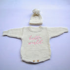 white hat and cloth / 0-3 month