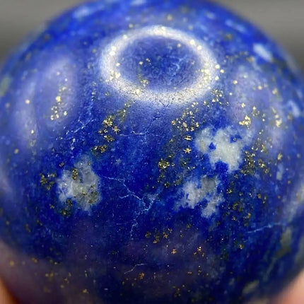 Natural Lapis Lazuli Crystal Sphere Ball 5-6cm with Wood Base Large Orb Royal Blue Gold Pyrite Handmade Polished Tutankhamun Egyptian Wooden Stand Display Home Decor Desk Ornament Office Decor Room Decor Bedroom Decor Table C
