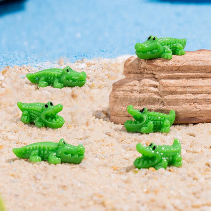 10-100pcs Mini Green Crocodile Miniatures 2 Styles Tiny Resin Animals for Fairy Garden Landscape Home DIY Craft Decorations