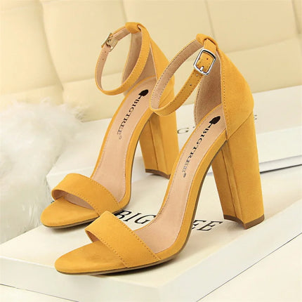 Summer Fashion Simple Classic Women Suede Open Toe High Heels Sandals Yellow Gladiator Square Heels Platform Shoes